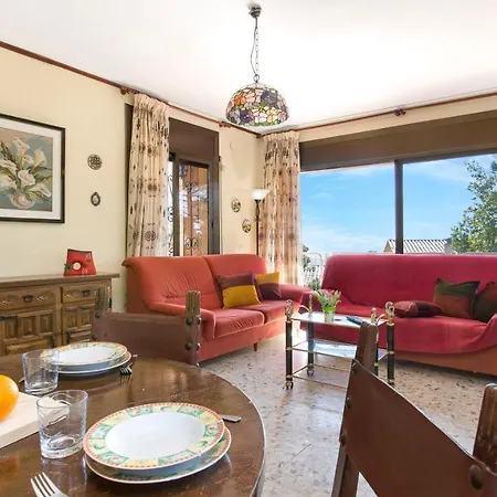 Villa Sleeps 8 Lloret de Mar