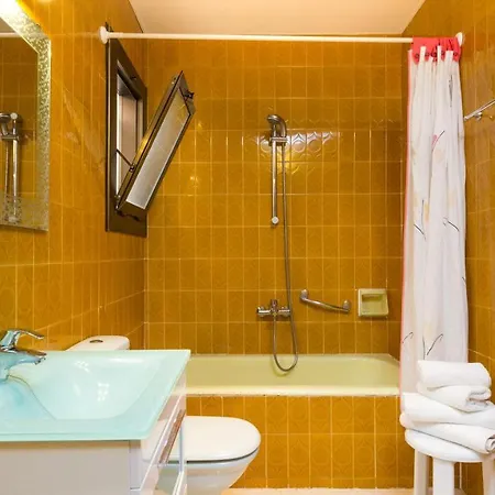 Villa Sleeps 8