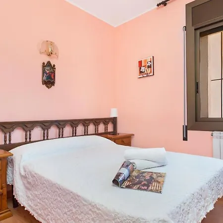 Sleeps 8 Villa Lloret de Mar